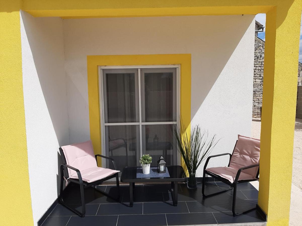 Ferienhaus Karlo Pridraga Exterior foto